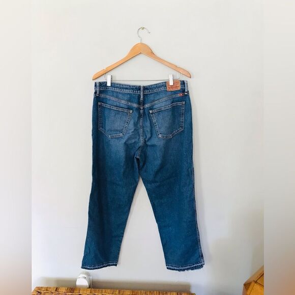 Lucky brand | relaxed wide leg distressed jeans | size 10 - Picture 4 of 7